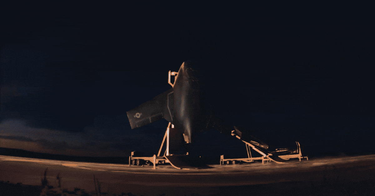 X-BAT by Shield AI: The World’s First AI-Piloted VTOL Fighter Jet Redefining Future Airpower